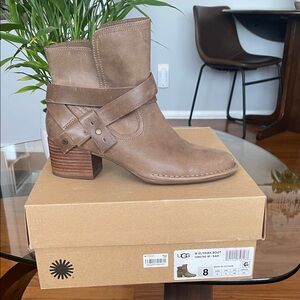 UGG Women's Tan Leather Ankle Booties